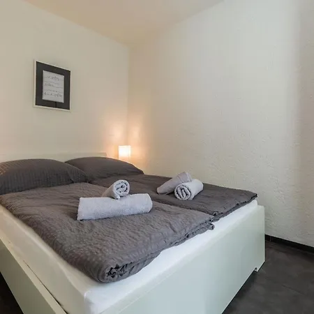 Ferienhaeuser Hitthim - Enddorn Lägenhet *